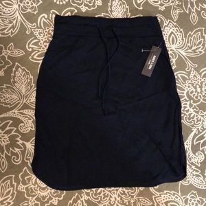 Agnes & Dora live in skirt navy. NWT